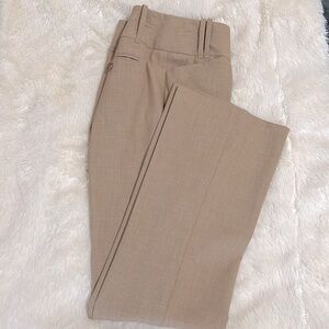 The Limited Cassidy Fit - 0 Short Beige Trousers